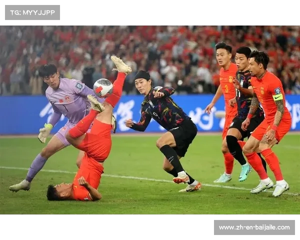 国足遭遇韩国完败 黄喜灿争议点球引热议 孙兴慜两进一助成胜利功臣 国足遭遇韩国完败 黄喜灿争议点球引热议 孙兴慜两进一助成胜利功臣