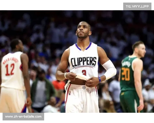 保罗精准中投打破马刺得分荒 稳住比赛局势引领球队反击 保罗精准中投打破马刺得分荒 稳住比赛局势引领球队反击